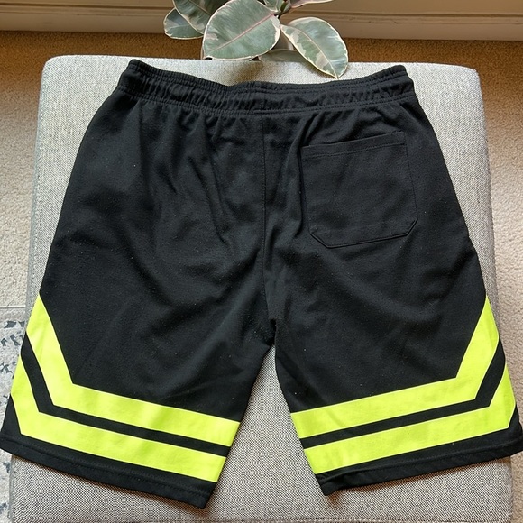 🏀 NBA Basketball Shorts with Neon Yellow Logo , Size: - Picture 3 of 13
